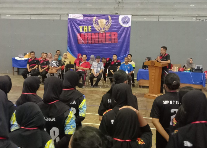 28 Tim SMP/MTs Adu Jago Dalam Turnamen Bola Voli HUT SMK YPT Tegal 