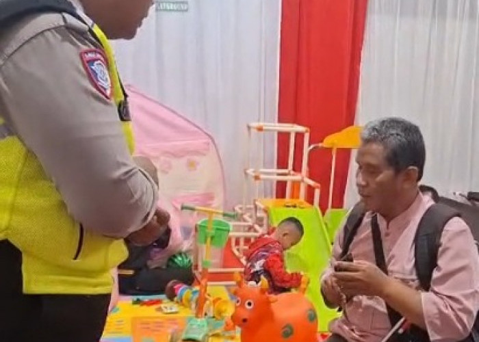 Pulang Kampung, Pemudik Tunanetra asal Pemalang Diantar Petugas Sampai Rumah dari Pos Terpadu Gandulan