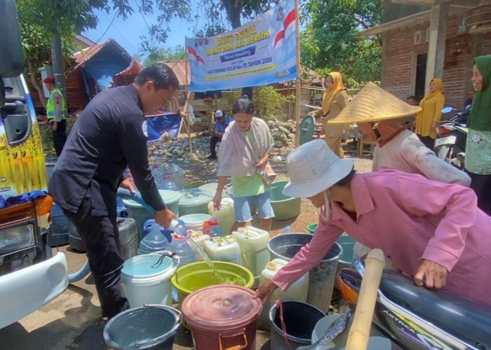 HUT Humas Polri ke-75, Sihumas Polres Pemalang Salurkan 12.000 Liter Air Bersih