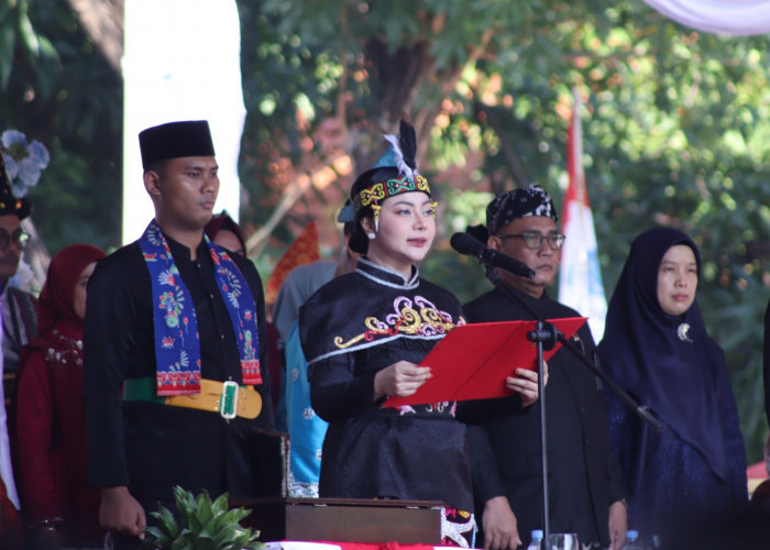Peringatan HUT RI di Brebes, Bupati Hingga Kepala OPD Pakai Pakaian Adat