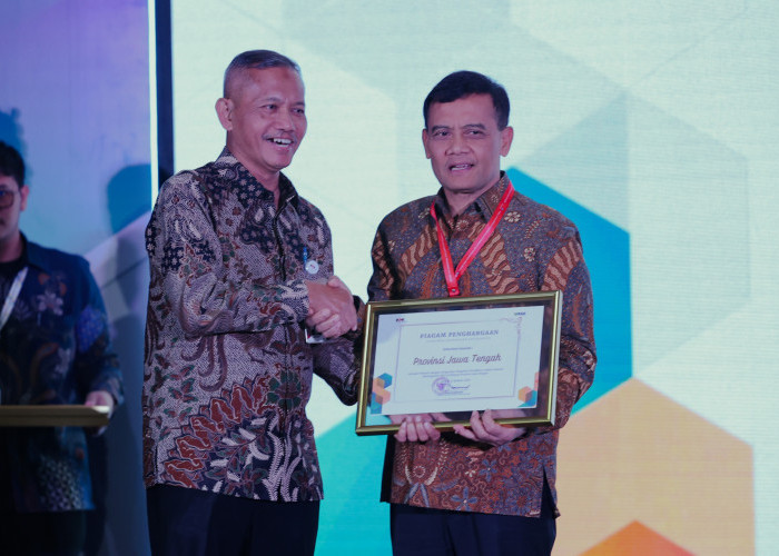 Sikat Pungli di Sekolah, Pemprov Jateng Sabet Penghargaan KPK!