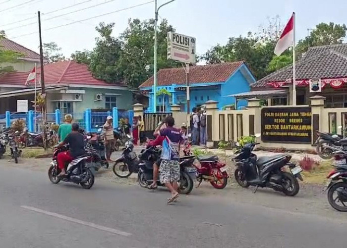 Diduga Jual Obat-obatan Terlarang, 'Warung Aceh' di Bantarkawung Brebes Digrebek Warga