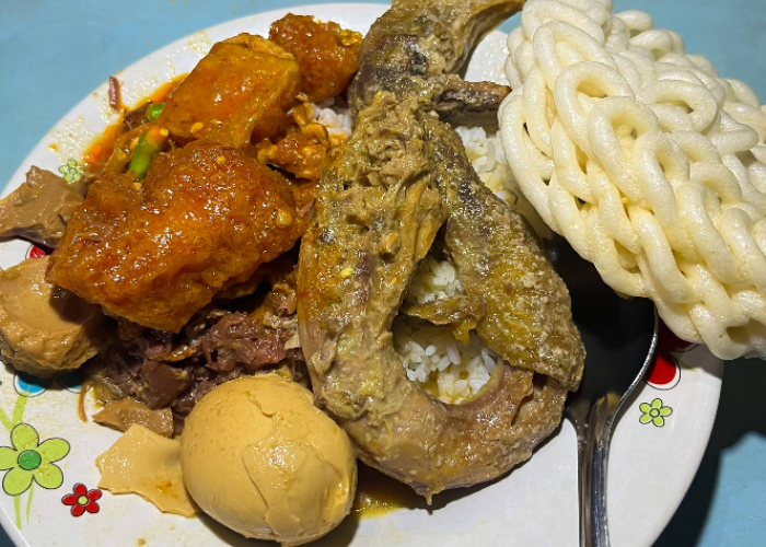 Murah Rp5.000-an, Ini 5 Spot Makanan khas Jogja di Gang Sempit
