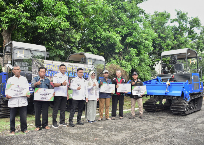 Salurkan Bantuan Sarana Produksi, Bupati Tegal Dorong Modernisasi Pertanian