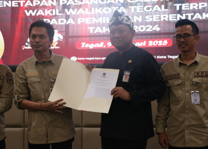 Ketua KPU Baca 2 Pantun, Dedy-Iin Jadi Wali Kota dan Wakil Wali Kota Tegal Terpilih Hasil Pilkada Serentak