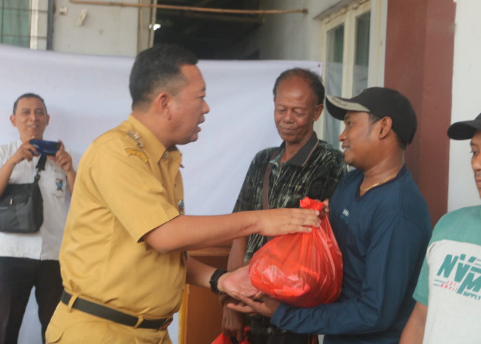 24 Unit Hangus dalam Kebakaran Kapal di Pelabuhan Tegal, Pemkot Gelontorkan Bantuan