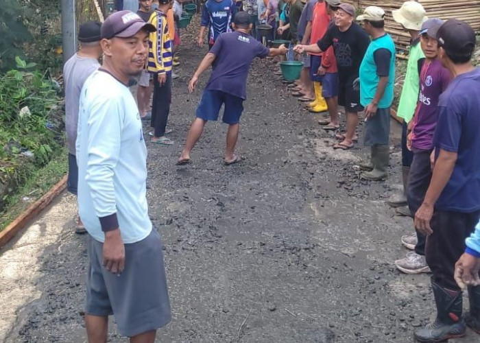 Tanpa Demo, Warga Jembayat Tegal Iuran Perbaiki Jalan Swadaya Rp40 Juta