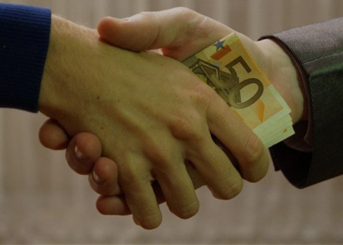7 Tips Pinjam Uang ke Teman yang Terbukti Ampuh dan Berhasil, Gak Perlu Lagi Pakai Drama