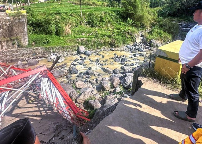 Ternyata Ini Penyebab Jembatan Kalierang Tegal Ambruk Saat Dibongkar
