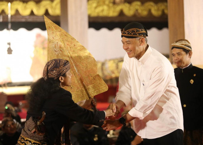 Pentaskan Lakon Wahyu Keprabon, 300-an Dalang se-Indonesia Dukung Ganjar Jadi Presiden 2024