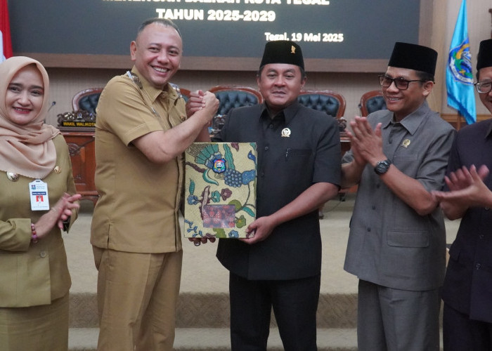 Dedy Yon, Sampaikan Raperda RPJMD dalam rapat Paripurna DPRD Kota Tegal