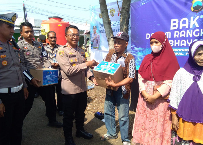 Kemarau, 30.000 Liter Air Bersih Digelontor Polisi di Daerah Krisis di Kabupaten Tegal 