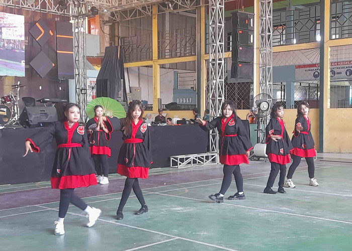 Dance Tokyo Bone Meriahkan Pelepasan Siswa SMK Satya Praja 2 Petarukan Pemalang 