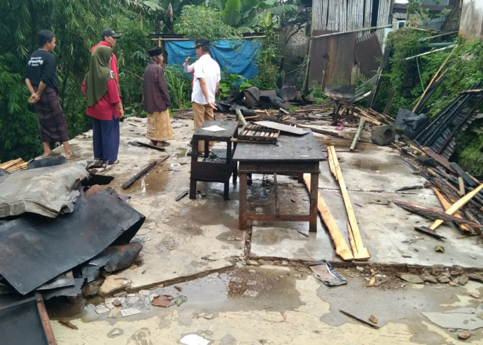 Longsor Bumijawa Tegal: Dua Rumah Warga Ambruk, Kerugian Capai Puluhan Juta Rupiah