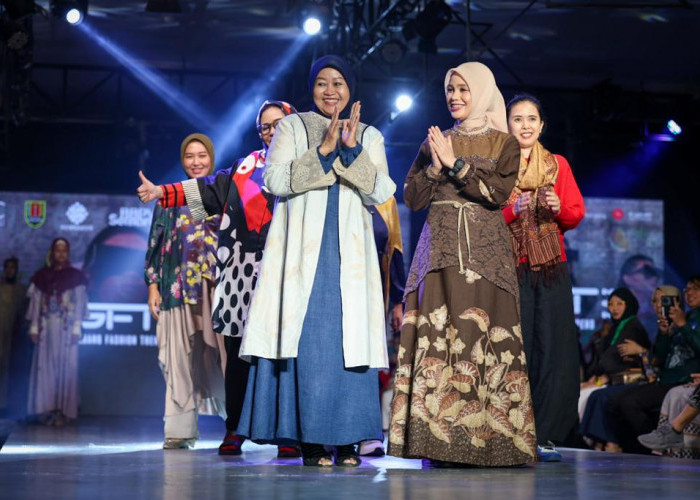 Santri Unjuk Gigi di Fajar 2023, Atikoh Ganjar Optimis Jateng Bisa jadi Kiblat Mode Fesyen Muslim