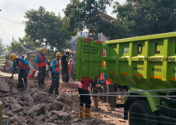 Gedung Tua di Bumiayu Roboh, Dua Orang Dilaporkan Meninggal