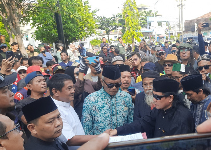 Tolak Tempat Hiburan Malam, Aliansi Eling Anak Keturunan Kembali Gelar Aksi di Depan Gedung DPRD Kota Tegal