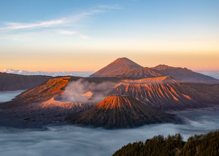7 Gunung Keramat dari Belahan Dunia, Indonesia Juga Gak Kalah Punya