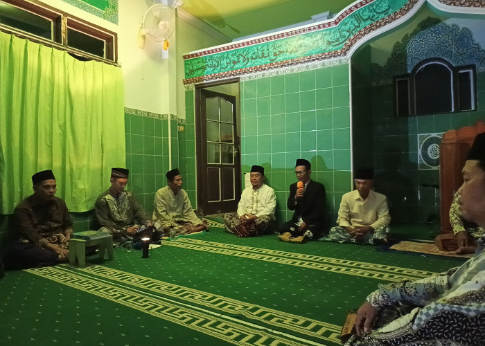 Tarhim Pemdes Mejagong Pemalang di Mushala Nurul Hikmah Perkuat Kedekatan Pemdes dan Warga