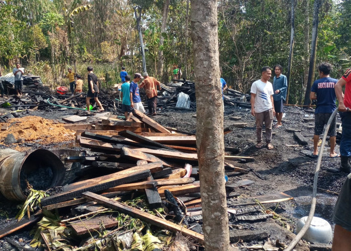 Bakar Akar Bambu, Rumah Warga Desa Sima Pemalang Kebakaran