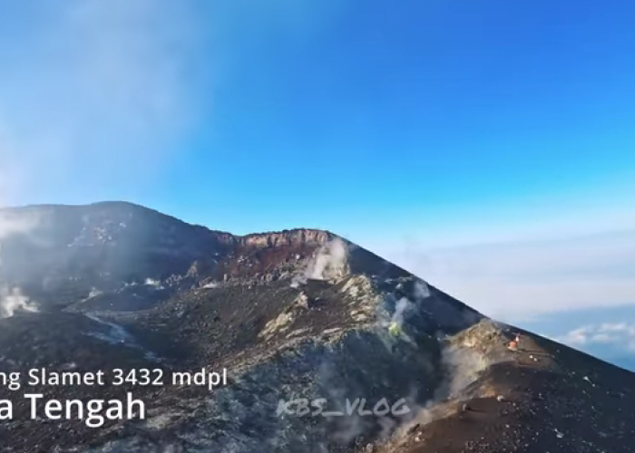 Statusnya Naik Waspada, Berikut 4 Mitos Gunung Slamet yang Orang Jawa Harus Tahu