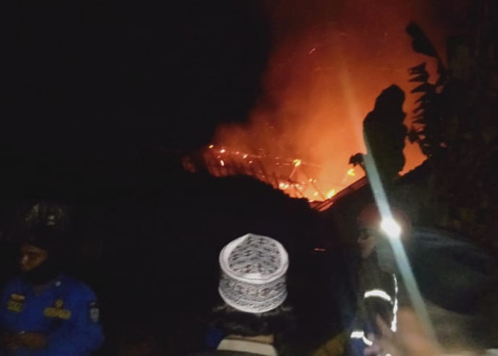 Kebakaran di Tegal Terjadi Lagi! Rumah Produksi Krupuk di Pagongan Ludes Terbakar