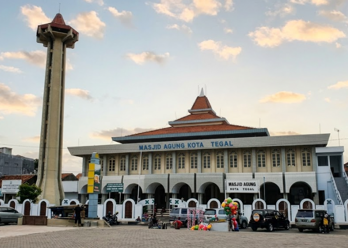 Sejarah Masjid Agung Tegal: Jejak Perjuangan, Dakwah, dan Arsitektur yang Sarat Filosofi 