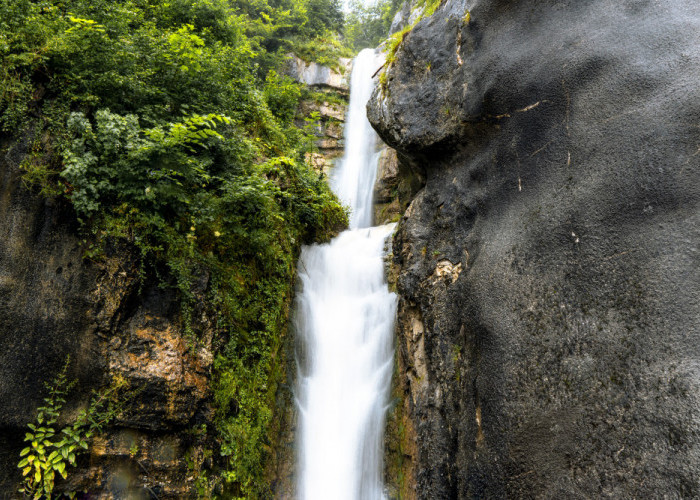 4 Curug di Tegal Ramah untuk Pemula, Bikin Pikiran Adem