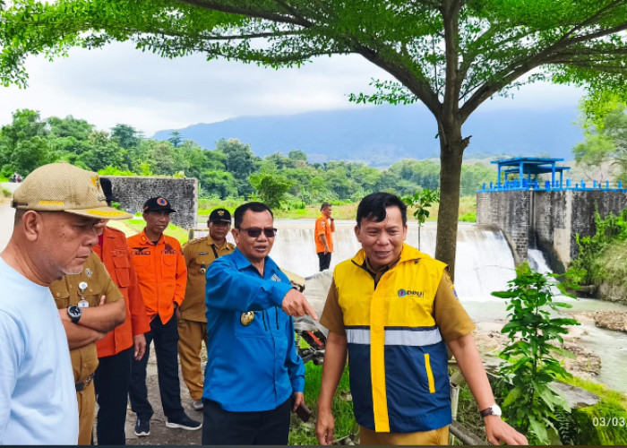 Gercep DPU Tangani Ruas Jalan Longsor di Brebes