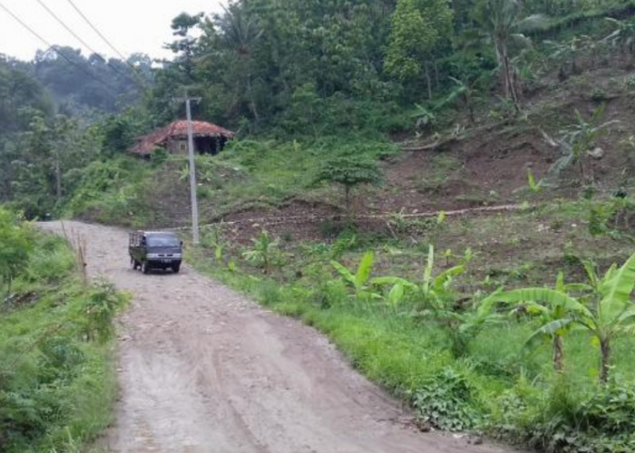Pesona Mistis dan Angker di Desa Cibadak Jawa Barat: Ada Makam Kramat Eyang Cibadak, Berani Datang Kesini?