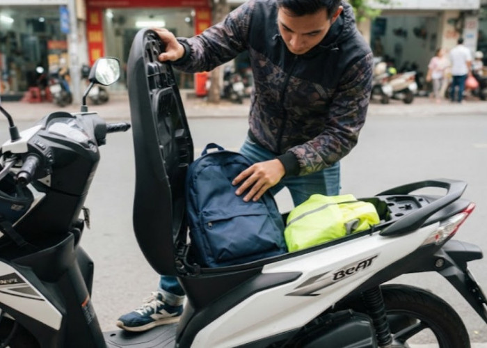Bodi Ringkas Ruang Simpan Tetap Lega! Ini Fakta Kapasitas Bagasi Honda BeAT