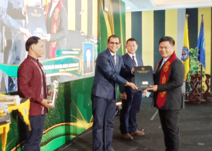 Raih Gelar Magister di UPS, Bupati Tegal Siap Membangun Kabupaten Tegal Luwih Apik