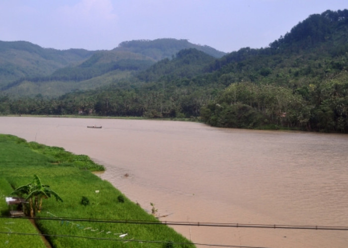 The Legend of the Serayu River, which divides five regencies in Banyumas, is made from the urine of Bima