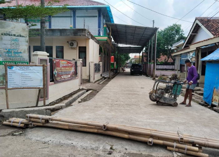 Gunakan Dana Desa 381 Juta, 2 Jalan Desa di Blubuk yang Rusak Diperbaiki