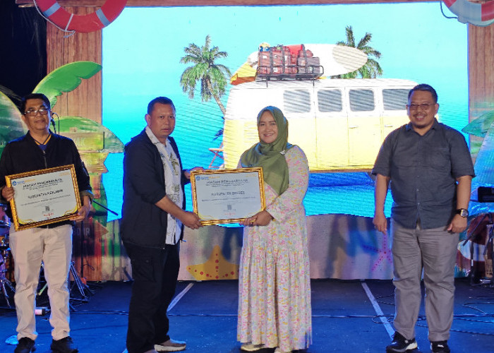 Keren! Pemkab Brebes Raih Penghargaan Dukungan Implementasi Hari Belajar Guru bagi Komunitas Belajar