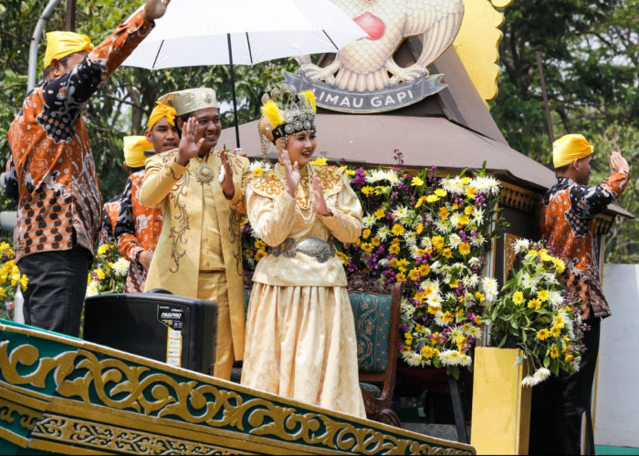 Kemeriahan Pawai Ta'aruf MTQ Nasional 2026 di Jateng: 46 Defile Nusantara Pukau Warga