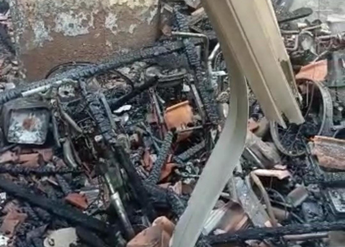Charger HP Meledak, Rumah Warga di Pekalongan Ludes Terbakar