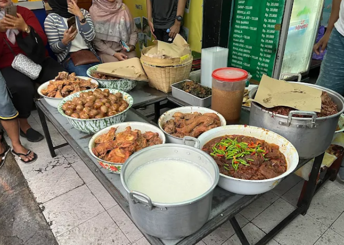 9 Tempat Sarapan Dekat Malioboro 2025, dari Gudeg Legendaris hingga Kafe Kekinian
