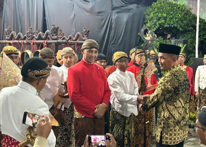 Pentaskan Wayang Kulit 30 Jam Nonstop, Sumanto Apresiasi Gotong Royong Dalang Karanganyar 