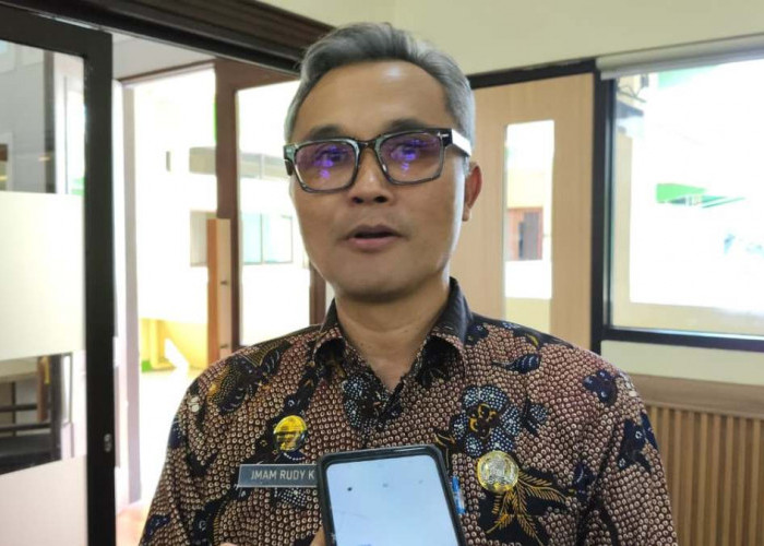 Braaak! Kanopi Atap Pasar Trayeman Tegal Ambruk, Begini Respon Dinas Koperasi UKM Perdagangan