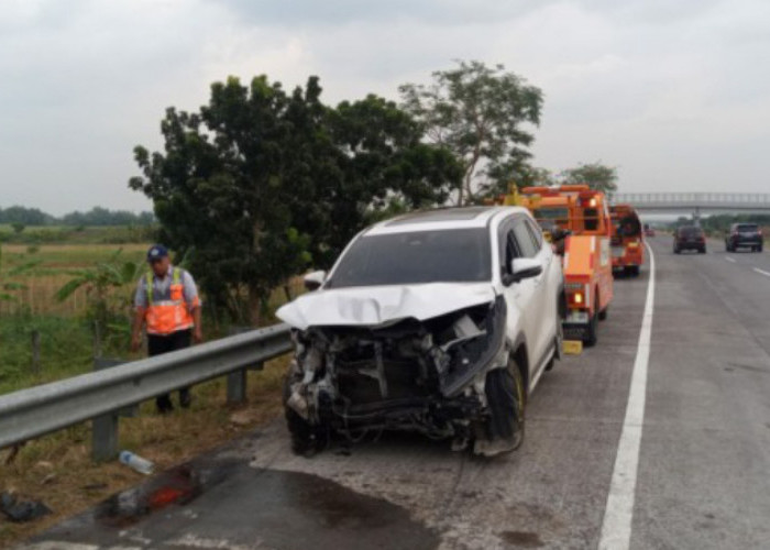 Difarina Indra Kecelakaan Mobil di Jalan Tol, Tabrak Pembatas Jalan dan Guardrail