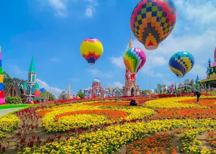 Pesona Taman Celosia Bandungan, Destinasi Hits Bernuansa Negeri Dongeng di Semarang