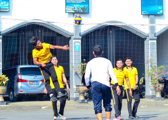 Perkokoh Sinergitas, Polisi dan TNI di Tegal Gelar Olahraga Bersama
