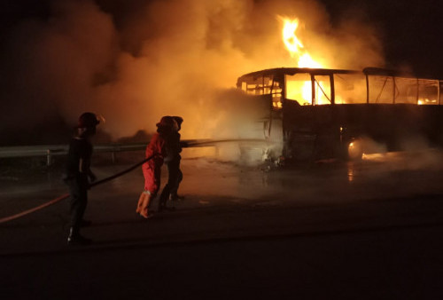 Dini Hari, Bus Jurusan Jakarta-Solo Terbakar di Tol Pejagan-Pemalang  