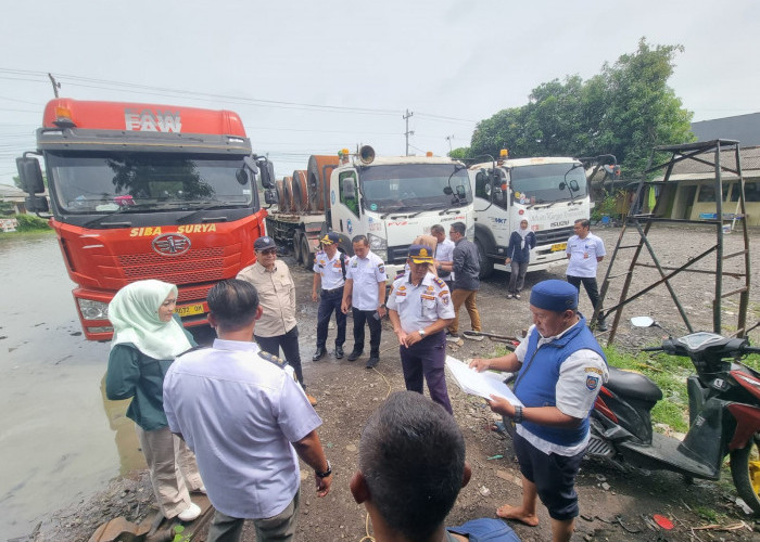 18 Tahun Tak Tersentuh, Terminal Truk Maribaya Tegal Terendam Banjir 60 Cm