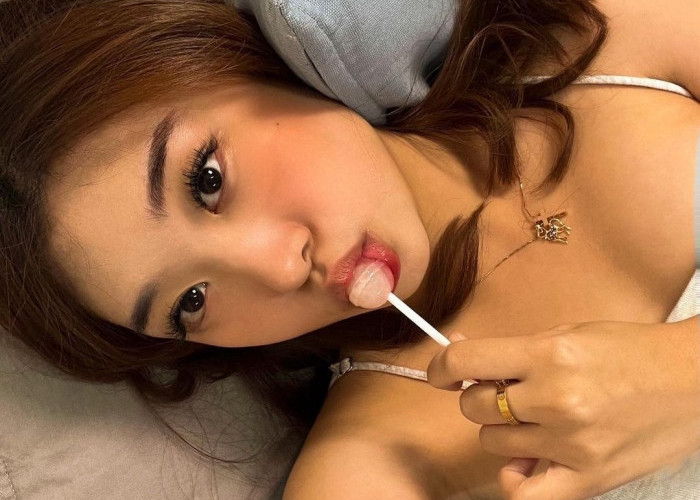 Tenar di TikTok, Livy Renata yang Disebut Pacar Baru Verrel Bramasta Pamer Pose di Ranjang