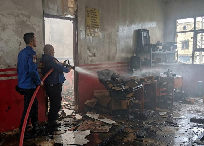Sisa Api Unggun Diduga Picu Kebakaran SMK Al Amiriyah Lebaksiu Tegal