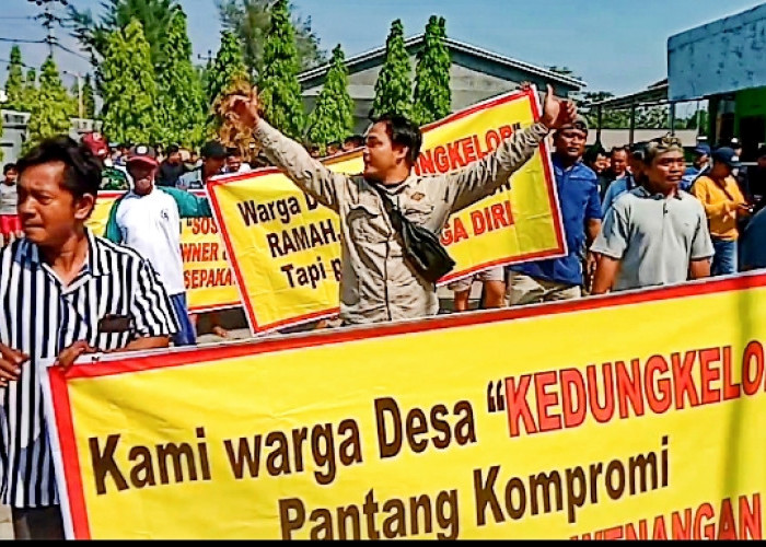 Warga Kedungkelor Tegal Demo Tolak Pembangunan Pabrik Sepatu