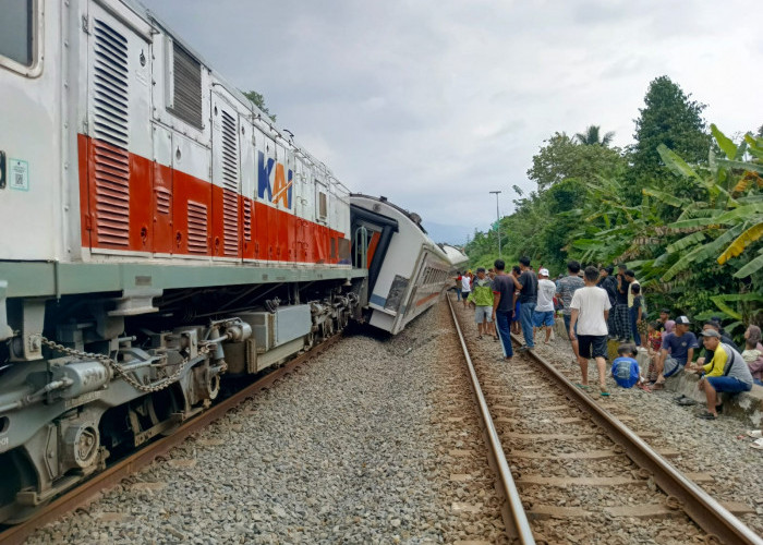 Gangguan Jalur Selatan: Evakuasi KA Bangunkarta di Bumiayu Brebes Dipercepat