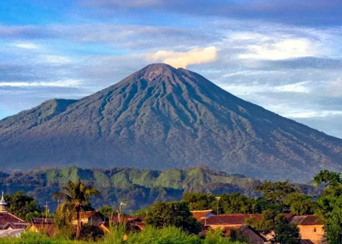 Kronologi Pendaki Asal Brebes Jatuh ke Kawah Gunung Slamet